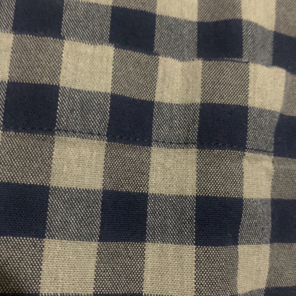 Men’s medium Old Navy button down shirt. This is NWOT, can be casual or dressy - Picture 2 of 3